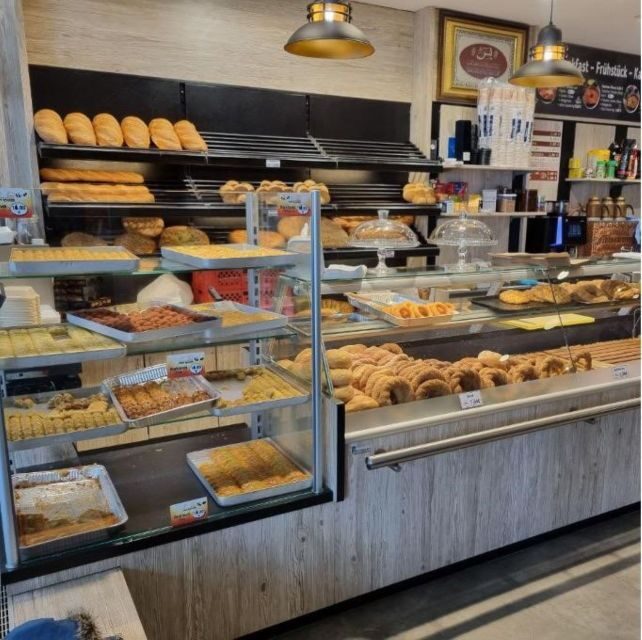 Braunschweig: Guided Walking Tour with Food Tastings - Analyzing the Value