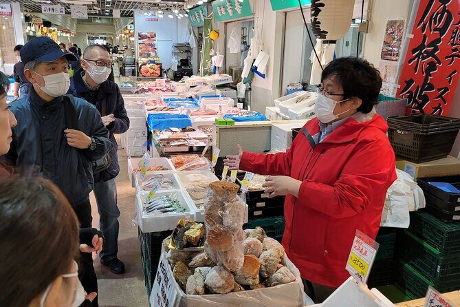 Breakfast at Tsukiji Market Tour - Exploring Tsukiji Market: What to Expect