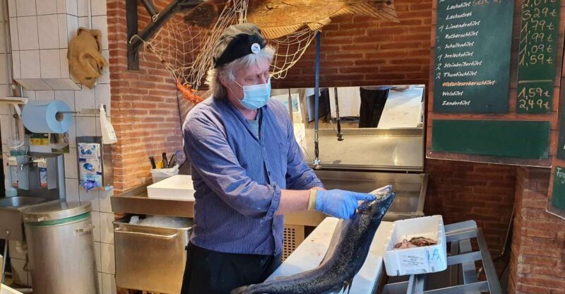 Bremerhaven: Fish Bite Guided Walking Tour - The Sum Up