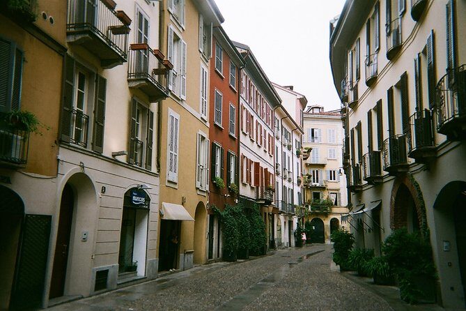 Brera district & Pinacoteca 2-hours guided experience with entrance tickets included - FAQs