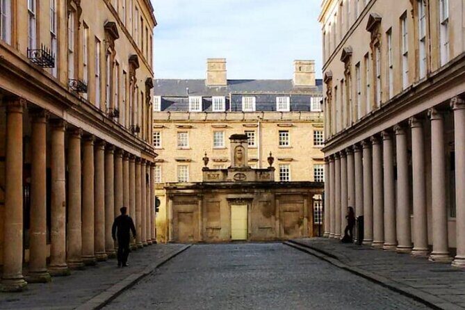 Bridgerton Tour and Bath City Highlights with Music - A Deep Dive Into the Bath Bridgerton Tour