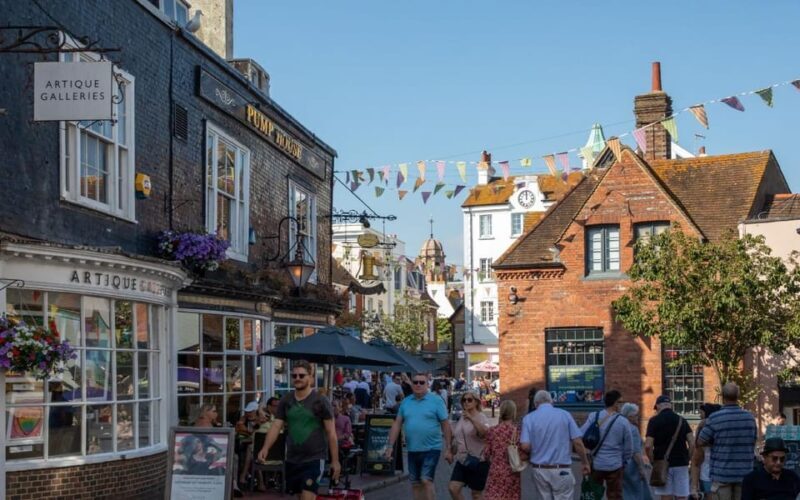 Brighton: City Walking Tour & Exploration Game - Practical Considerations & Tips