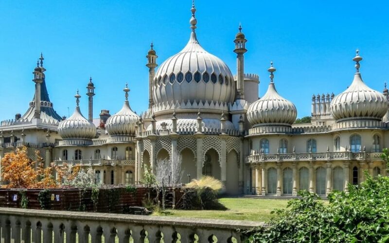 Brighton: City Walking Tour & Exploration Game - Who Would Love This?