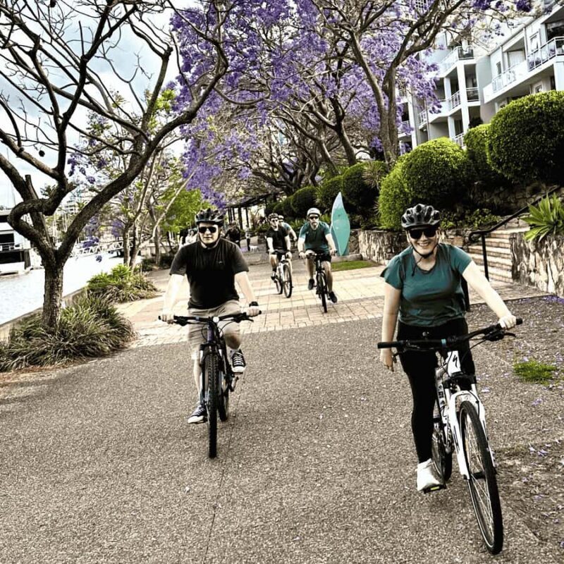 Brisbane Bike Tour with a local | Small group | Easy ride - Key Points