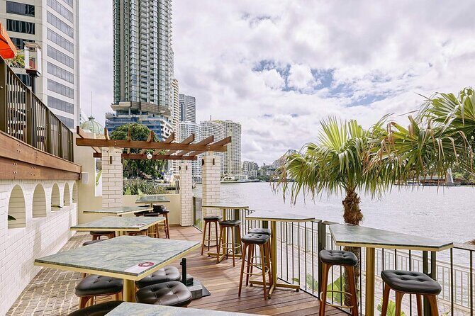 Brisbane Experience City Walk with Drink Included - Key Points