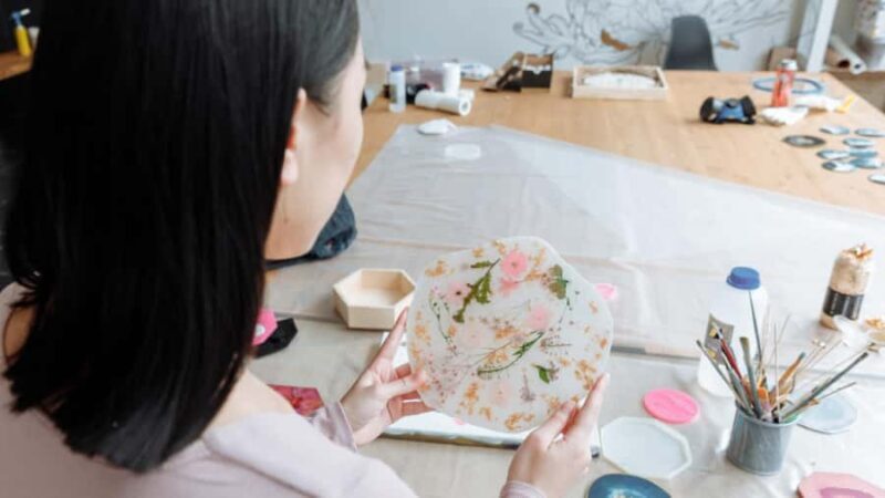Brisbane: Resin Art Classes - Cheeseboards & Coasters - Introduction