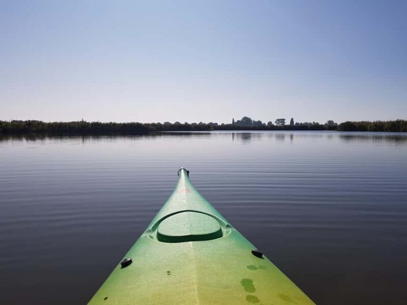 Broek in Waterland: Kayak Rental Close to Amsterdam - Key Points