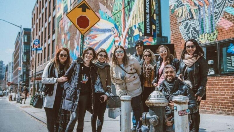 Brooklyn Tour in Portuguese I Brooklyn Bridge, Dumbo & Williamsburg on foot - Authentic Experiences and Local Stories