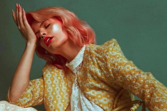 Brooklyn Vintage Shop Tour With Personal Wardrobe Stylist NYC - Walking Through the Experience