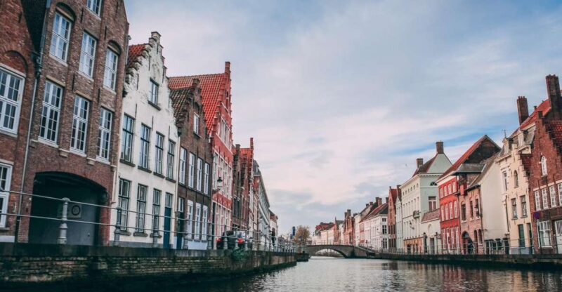 Bruges: Express Walk with a Local in 60 minutes - Key Points