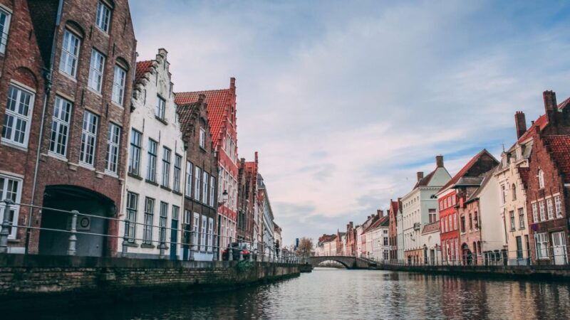 Bruges: Express Walk with a Local in 60 minutes - Who Is This Tour Best For?