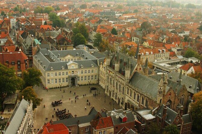 Bruges Food and History Tour: Culinary Delights & Hidden Gems - Starting Point and First Impressions