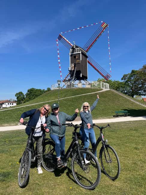 Bruges: Guided Bike Tour with a Local to Sights & Secrets - Why This Tour Works Well