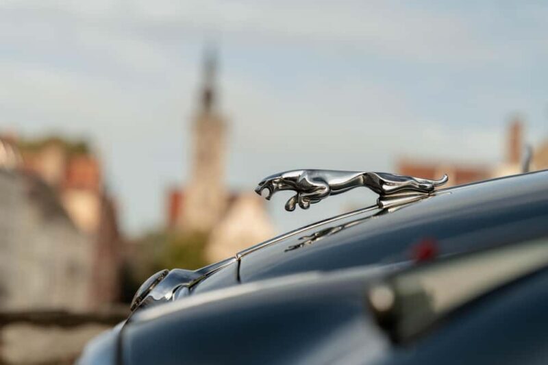 Bruges: Private Tour By Classic Car To Countryside & Castles - Who Should Consider This Tour?