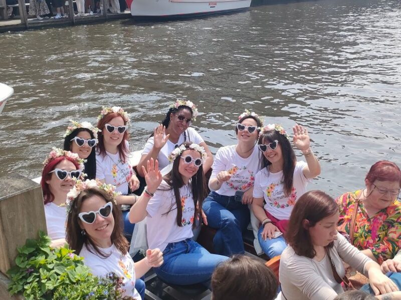 Bruges: Small Group Boat Cruise and Guided Walking Tour - Practicalities and What to Expect