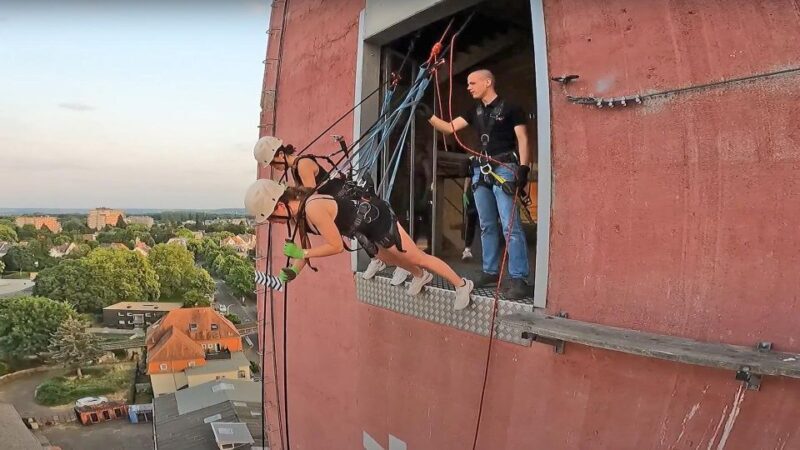 Brühl / Cologne : House Running Outdoor Sport Adventure - Key Points