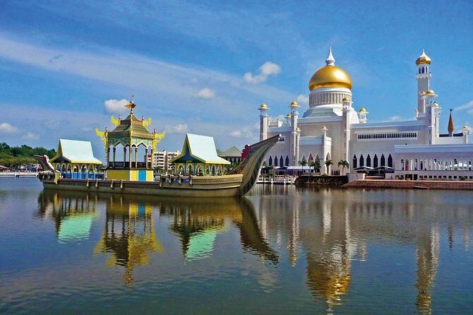 Brunei Half Day City Tour with Royal Regalia, Istana Nurul Iman & Kampung Ayer - An In-Depth Look at the Brunei Half Day City Tour