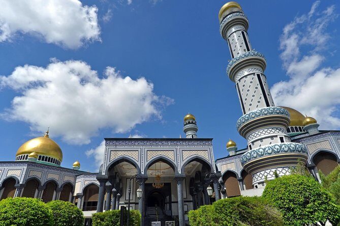 Brunei Half Day City Tour with Royal Regalia, Istana Nurul Iman & Kampung Ayer - FAQs