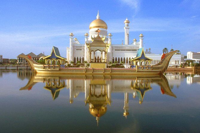 Brunei Half Day City Tour with Royal Regalia & Sultan Omar Ali Saifuddin Mosque - FAQ