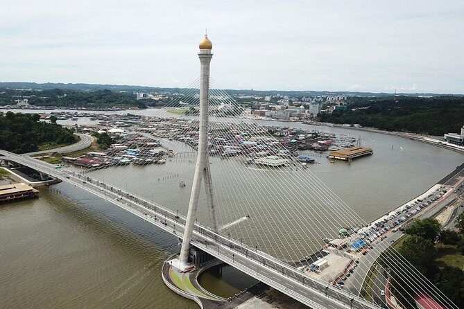 Brunei Transit Tour - Photo Stop: Sultan Omar Ali Saifuddien Mosque