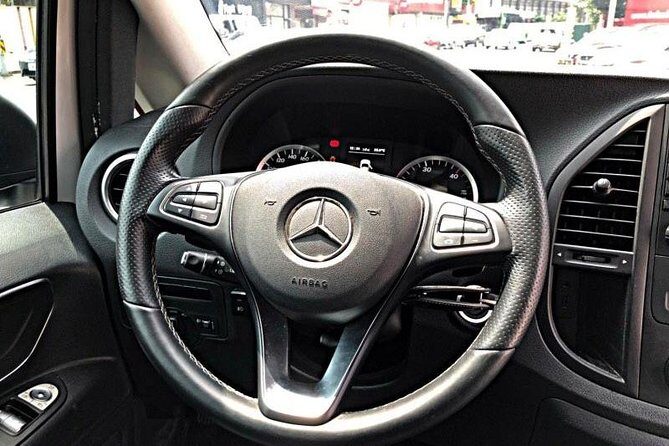 Bruns 9 seater, charter tour, business transfer, airport transfer, round-the-island charter tour - FAQ