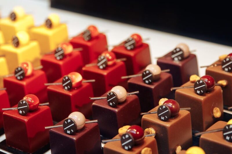 Brussels: Chocolate Workshop and Guided Walking Tour - Chocolate Tastings at Premier Chocolatiers