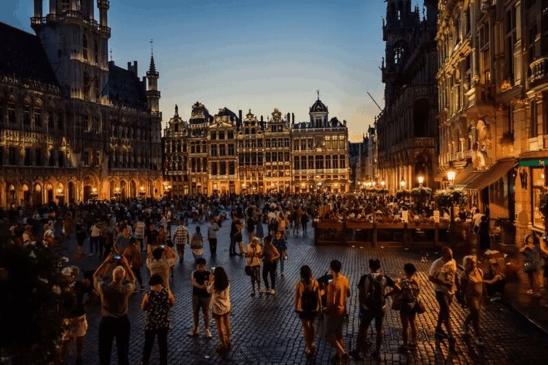 Brussels: Christmas Lights and Markets 3 Hour Walking Tour - Key Points
