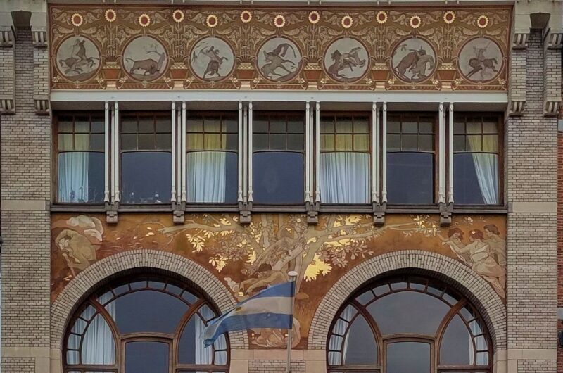 Brussels: Fall and Rise of Art-Nouveau Guided Tour - Technical Insights and Visual Delights