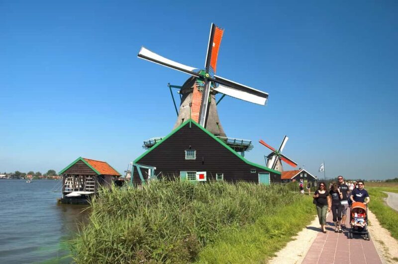 Brussels: Full Day Holland Keukenhof & Windmills Guided Tour - The Value of the Tour
