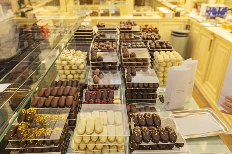 Brussels: Guided Food Tour with Full Meal and Drinks - Who Should Book This Tour?