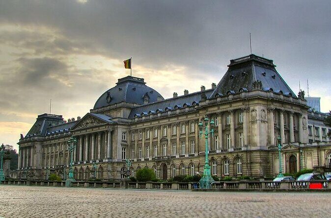 Brussels Highlights Walking and Bus Tour w/ Waffle - Exploring the Itinerary in Detail