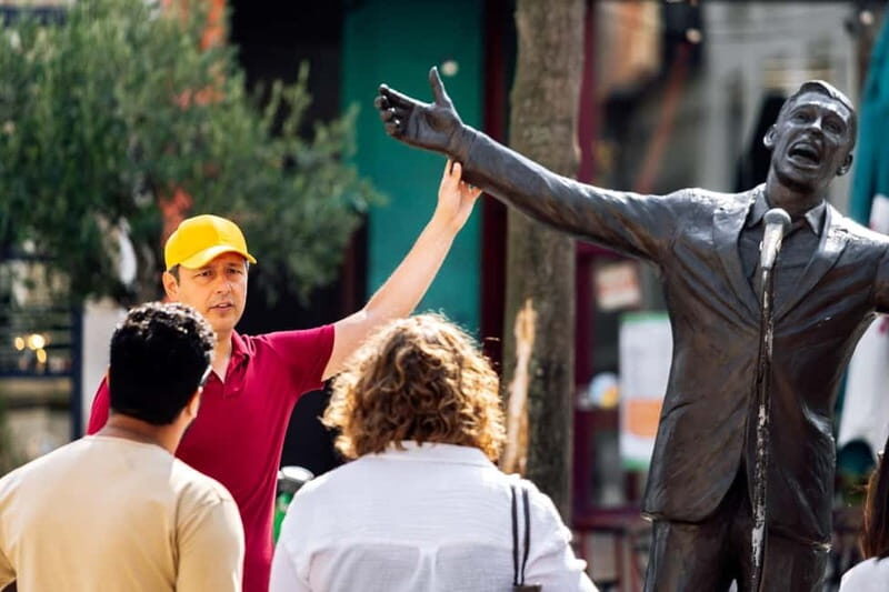 Brussels: Historical Tour with Chocolate & Waffle Tasting - What to Expect from the Tour