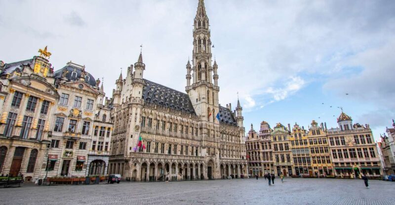Brussels: Insta-Perfect Walk with a Local - A Close Look at the Experience