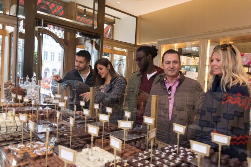 Brussels: Private Tour of the Upper and Lower City - Overview of the Tour Experience