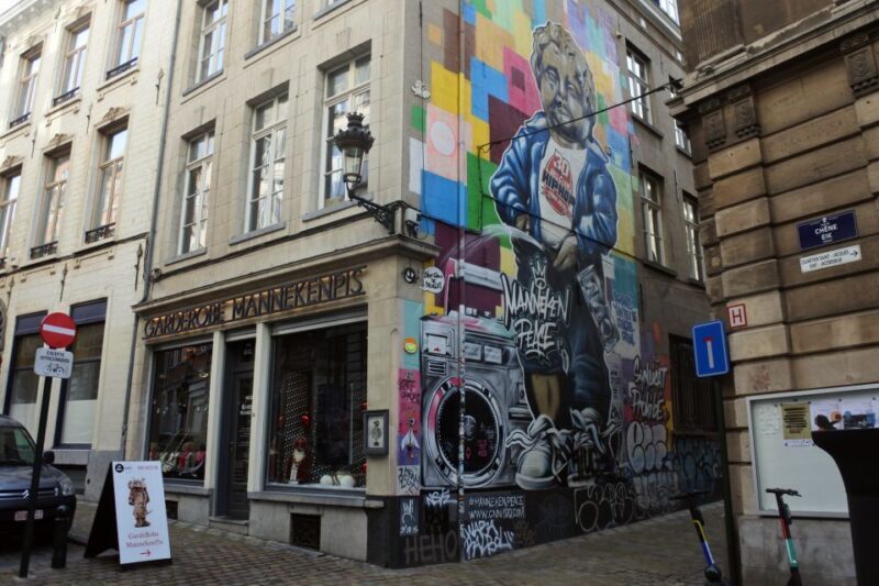 Brussels: The comic book walls walking tour - Key Points