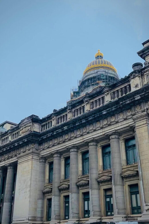 Brussels: Walking tour about Tintin and Belgian Art - Setting Off From Porte de Hal