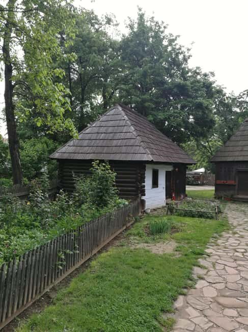 Bucharest city tour: Village Museum visit & Panormaic tour - An In-Depth Look at the Tour
