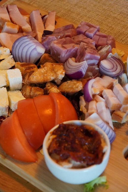 Bucharest: Dinner+Tour at Museum of Communism after closing - FAQ