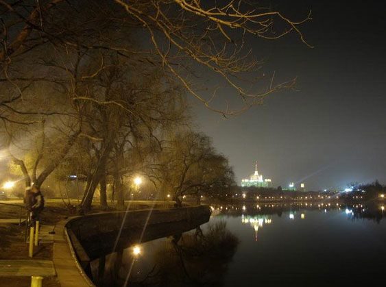 Bucharest Evening Tour and Traditional Dinner - The Authenticity and Quality of Guides