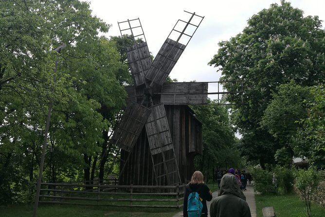 Bucharest Highlights Half-Day City Tour with Pickup - Revolution Square: A Historic Turning Point