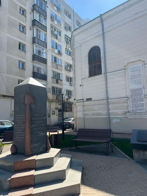 Bucharest: Jewish Heritage Private Walking Tour (group of 8) - Authentic Insights from Past Participants