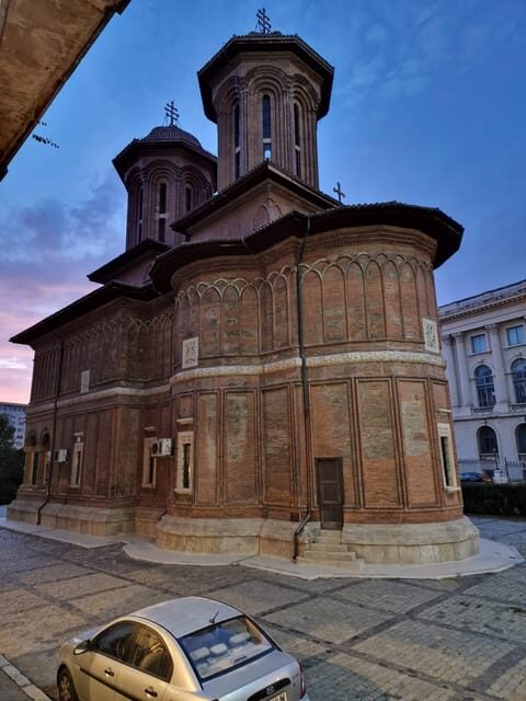 Bucharest: private and exclusive Italian walking tour - FAQ