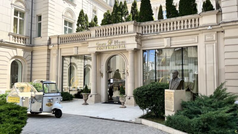 Bucharest: Romantic Tuk Tuk Tour with miniBAR - Key Points