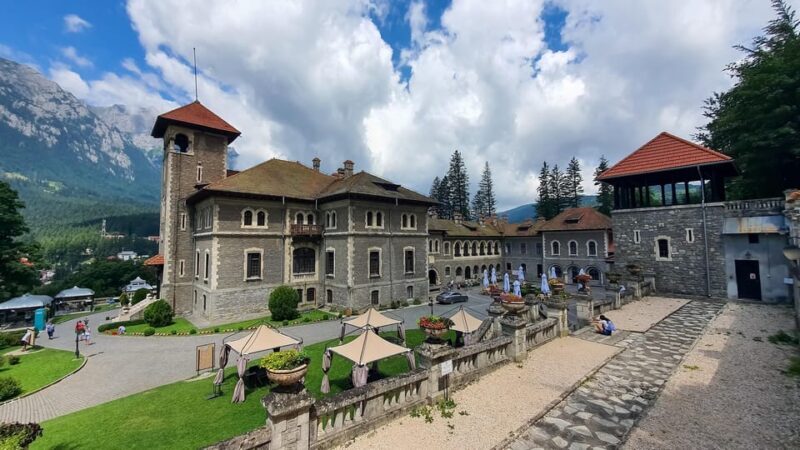 Bucharest : Wednesday, Dracula & Peles 3 Castles Tour 1 Day - Who Is This Tour Best For?