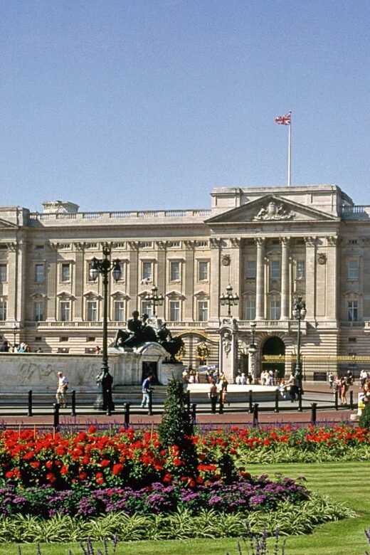 Buckingham Palace and Stonehenge Tour - FAQ