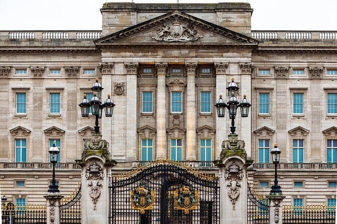Buckingham Palace and Windsor Castle Self-Guided Tour with Coach - Key Points