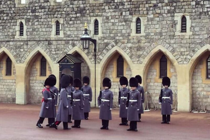 Buckingham Palace and Windsor Castle Tour - FAQ