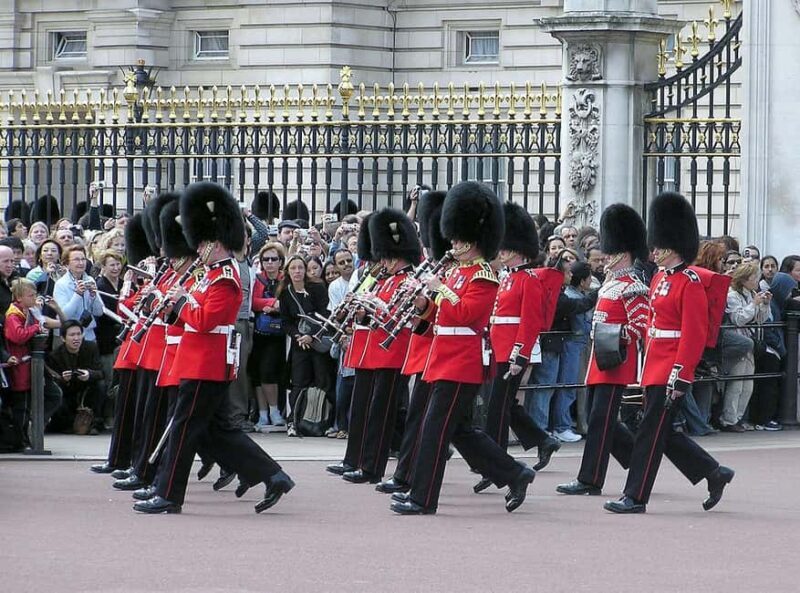 Buckingham Palace, Change the Guard & Crown Jewels Tour - Key Points