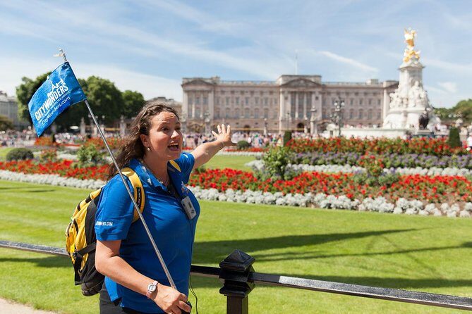 Buckingham Palace Entrance Ticket & British Royalty Guided Tour - The Experience in Detail