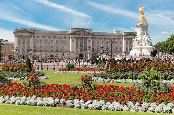 Buckingham Palace Entrance Ticket & Changing of the Guard Tour - Who Should Consider This Tour?